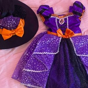Size 4 toddler Minnie Mouse witch costume with matching hat.